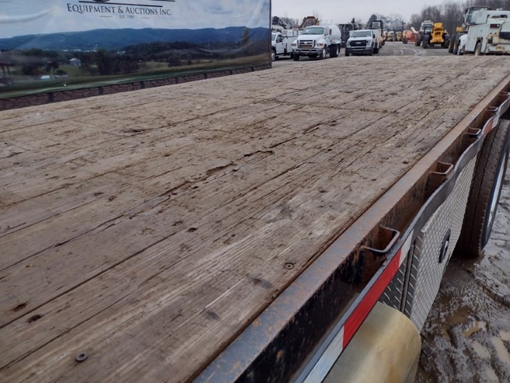 peterbilt-337-image-32