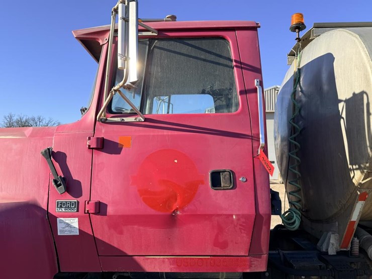 ford-ltl9000-image-12