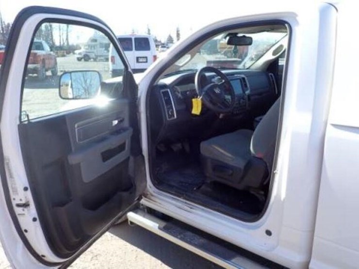 ram-1500-slt-image-26