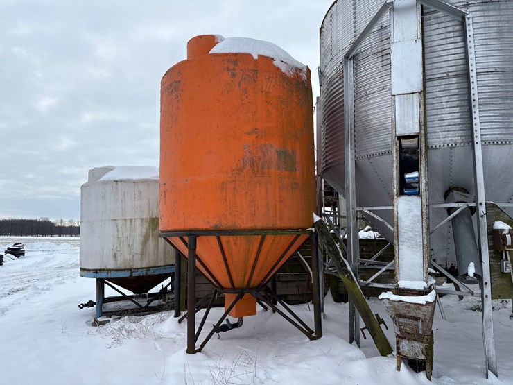 orange-cone-bottom-tank-image-3