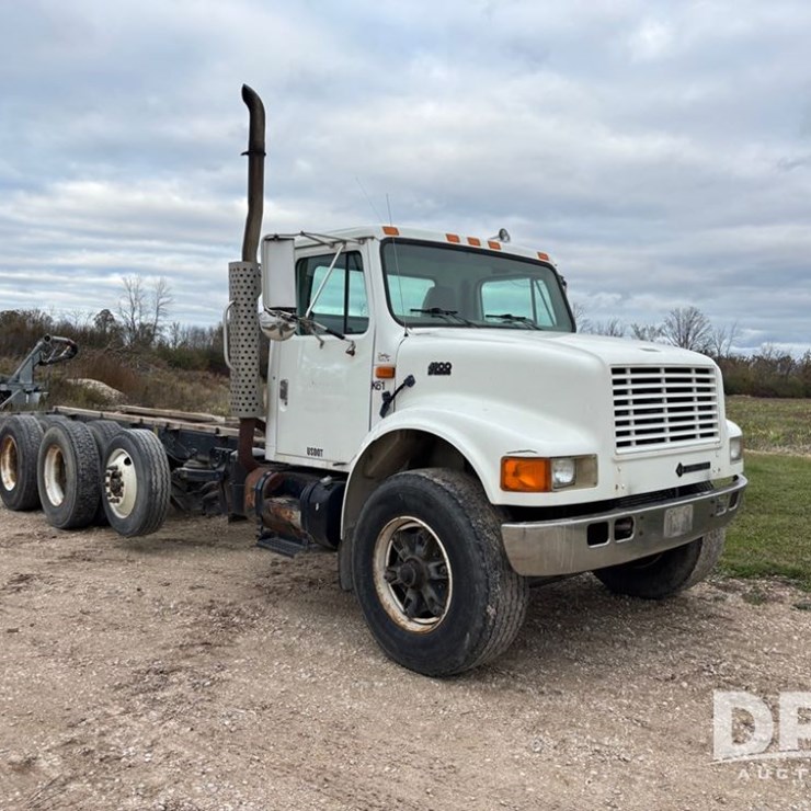 INTERNATIONAL 4900