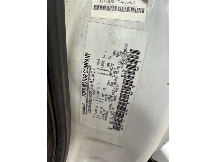 2013-ford-f750-image-24