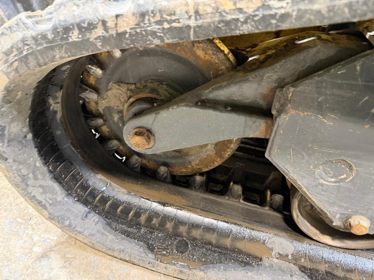 2024-new-holland-c337-image-13