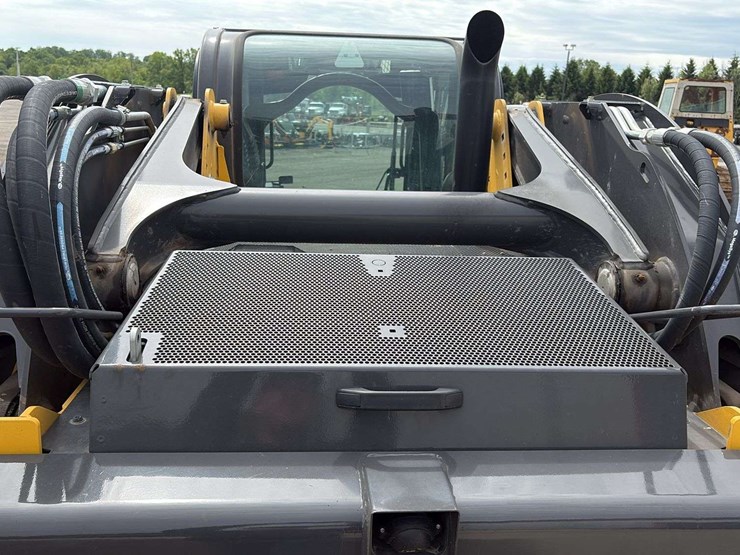 2022-new-holland-c362-image-25