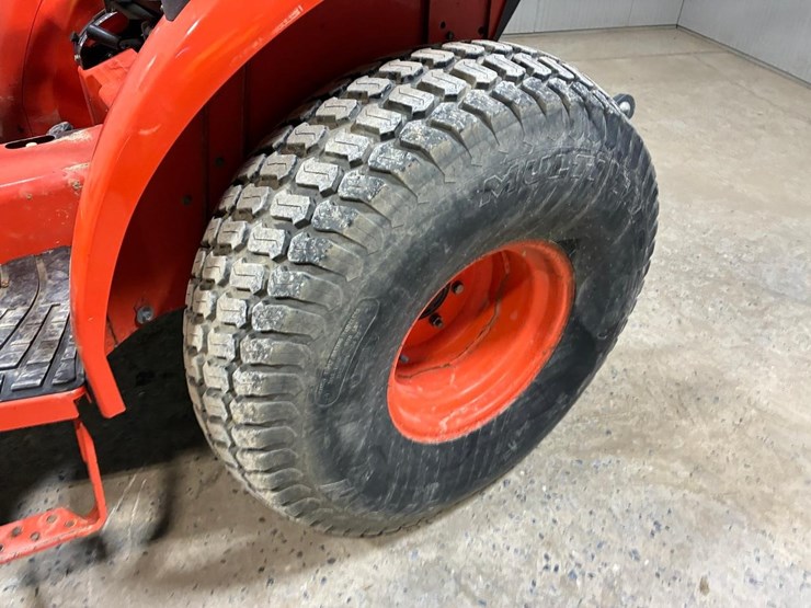 2022-kubota-l3902hst-image-14