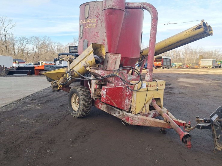 new-holland-355-image-2