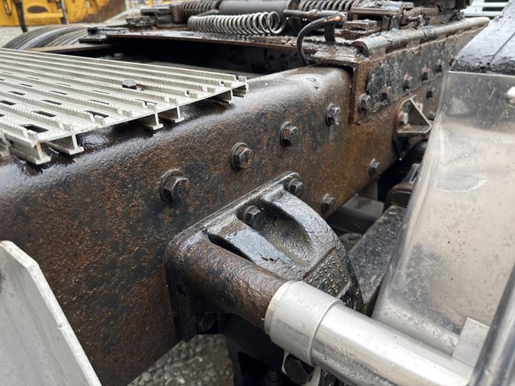 1999-peterbilt-379-image-40