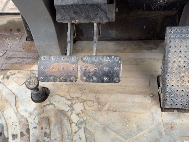 caterpillar-416c-image-34