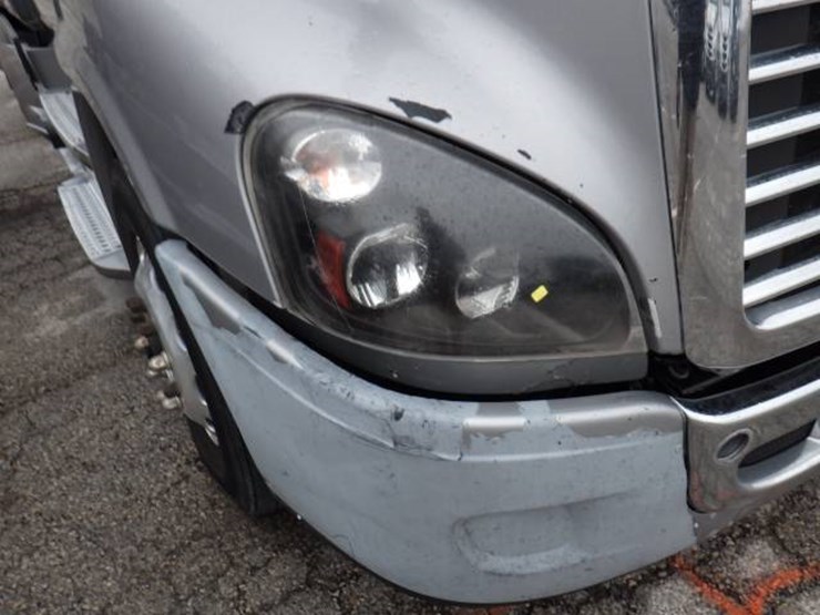 freightliner-cascadia-125-image-5