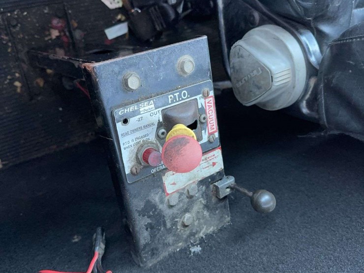 2004-peterbilt-357-image-89