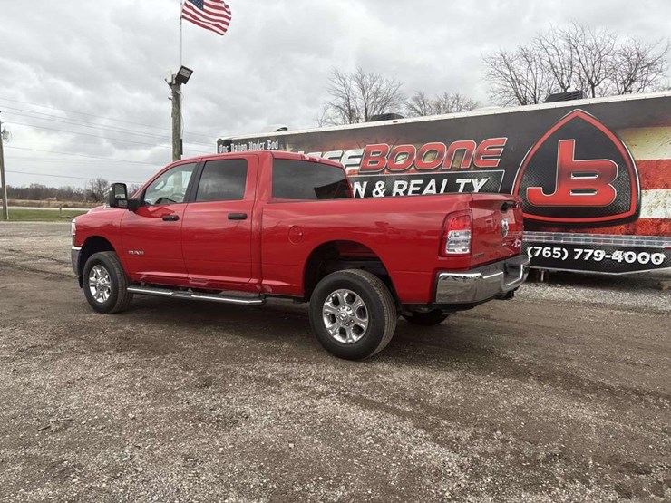 2024-ram-2500-big-horn-image-3