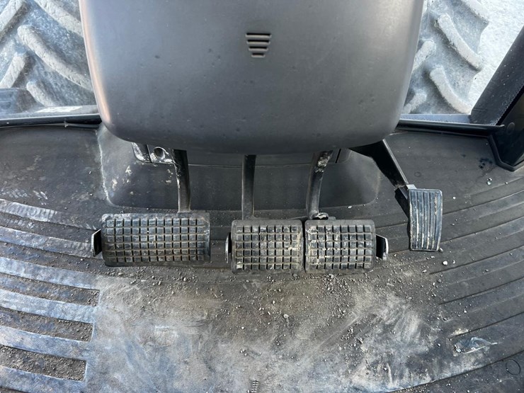 2011-challenger-mt675c-image-34