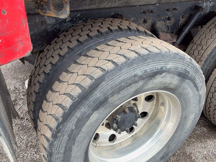 2016-kenworth-t880-image-16