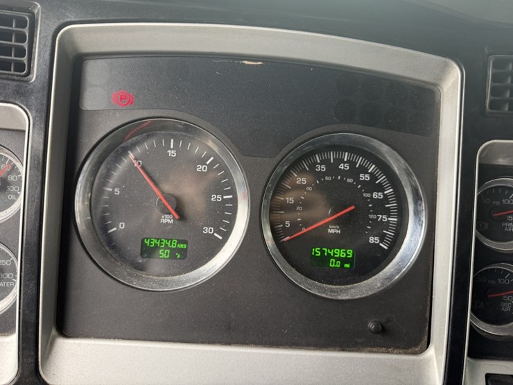 2003-kenworth-t800-image-51