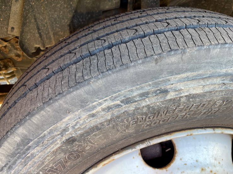 #1072-•-2012-mitsubishi-canter-fe160-cab-over-diesel-box-truck-(has-wi-title)-image-10