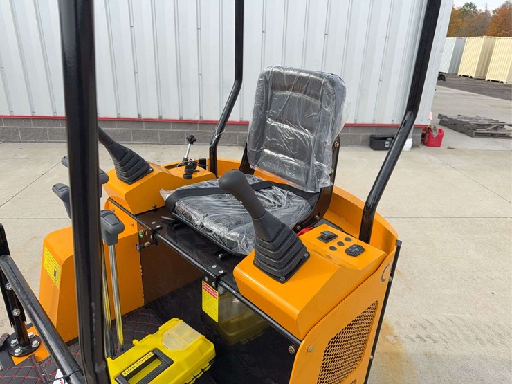 2025-miva-va15j-mini-excavator-image-10