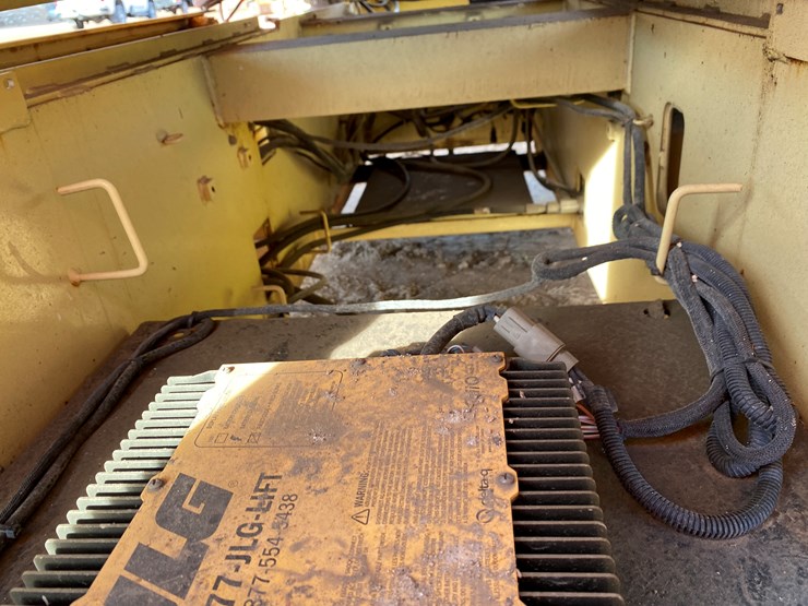 2017-jlg-4069le-image-15