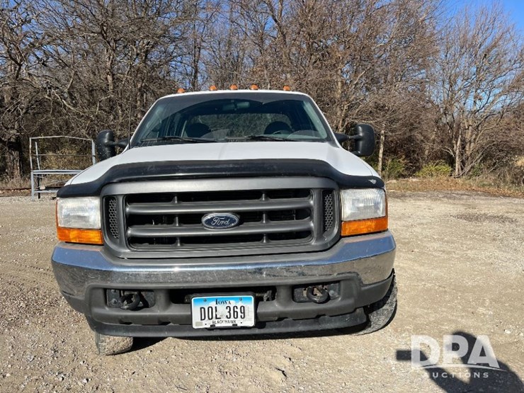 ford-f550-xl-image-3