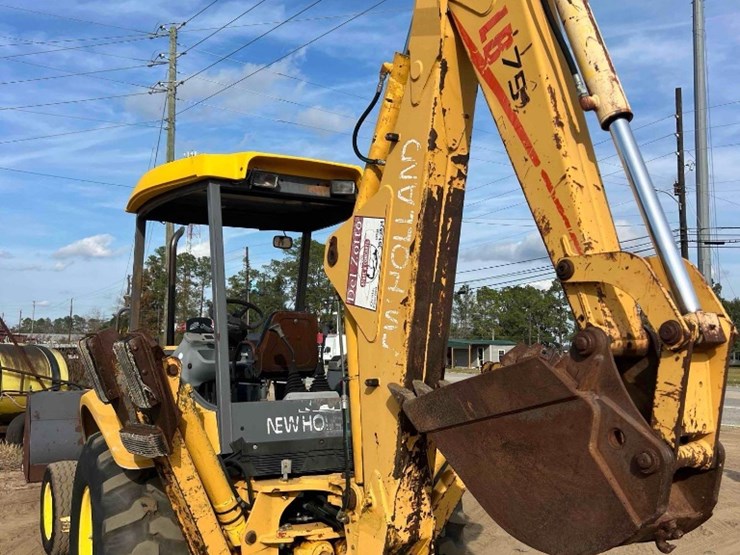 new-holland-lb75-image-4