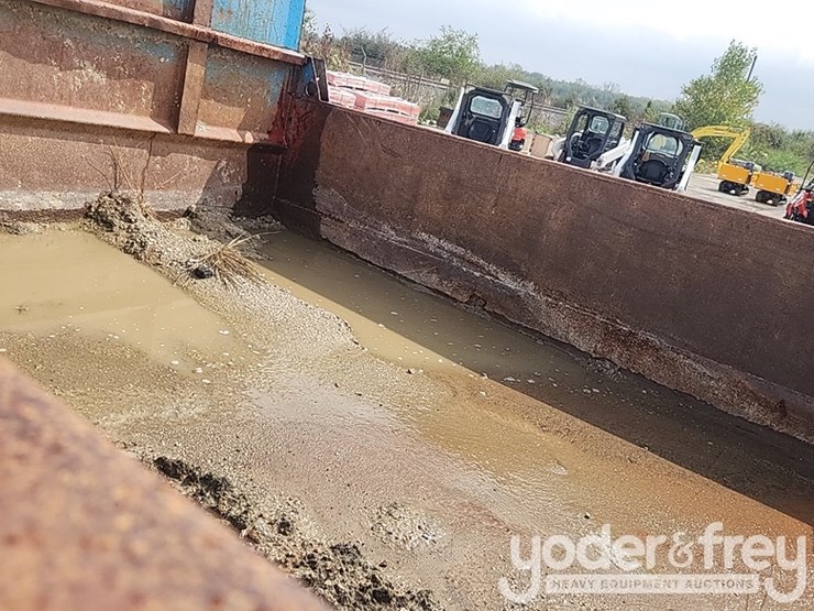 international-4700-image-12