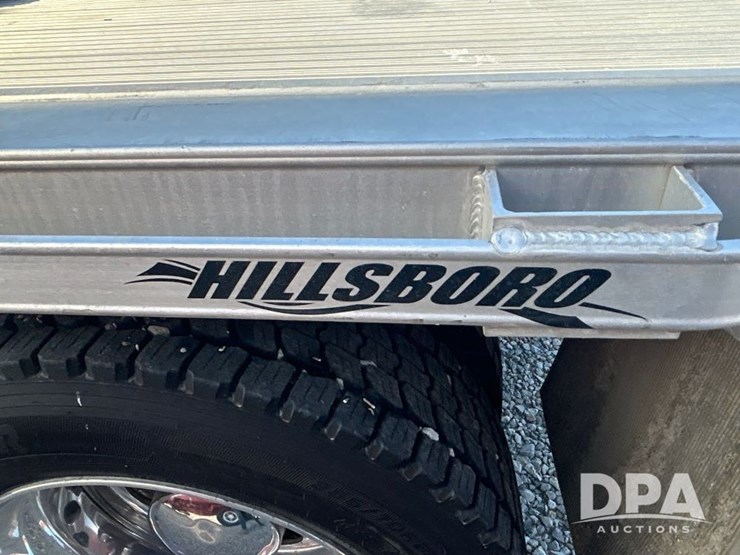 peterbilt-330-image-13