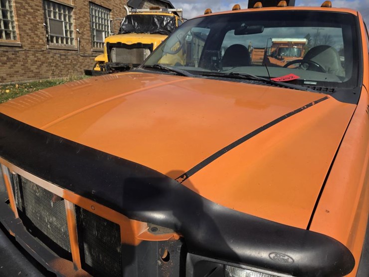 ford-f550-xl-image-14