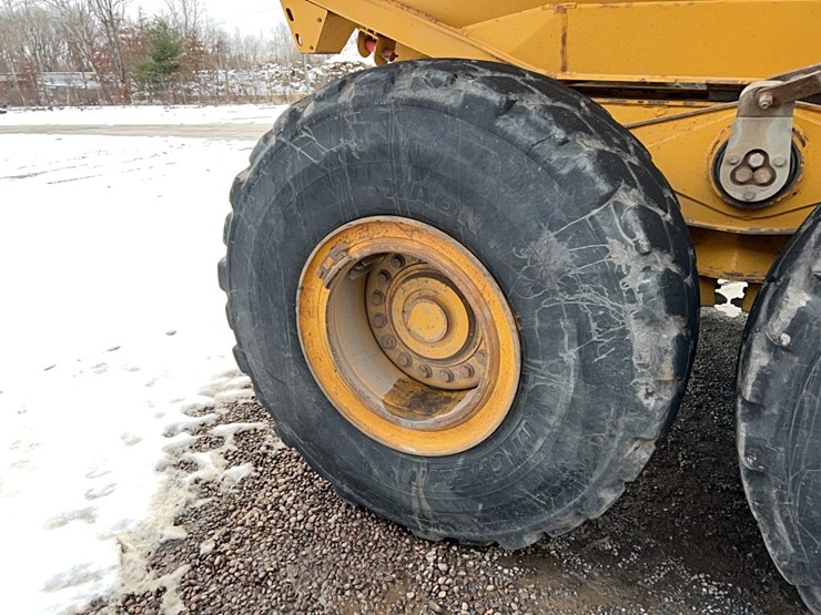 2019-deere-260e-image-8