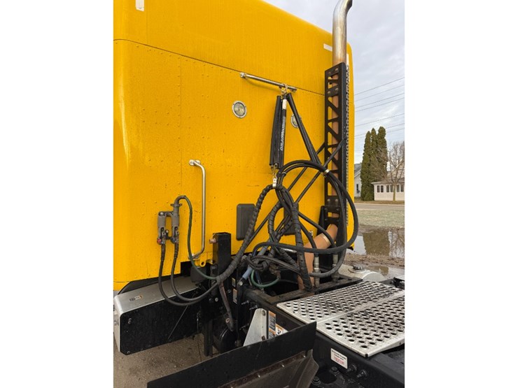 2020-kenworth-t680-image-9