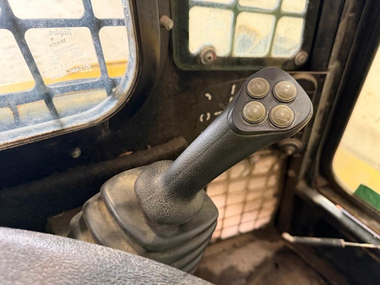 2019-asv-rt40-skid-steer-loader-image-24