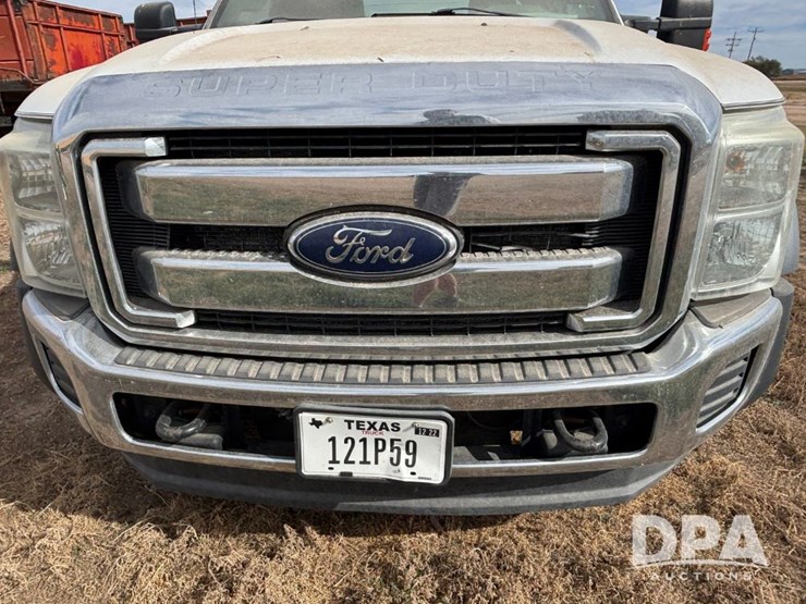 2011-ford-f550-image-17