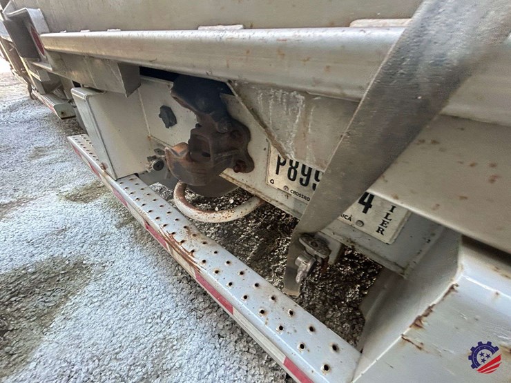 2017-stoughton-28-ft-image-11