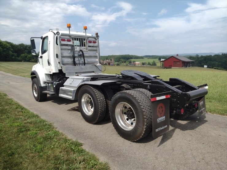 freightliner-m2-106-image-41