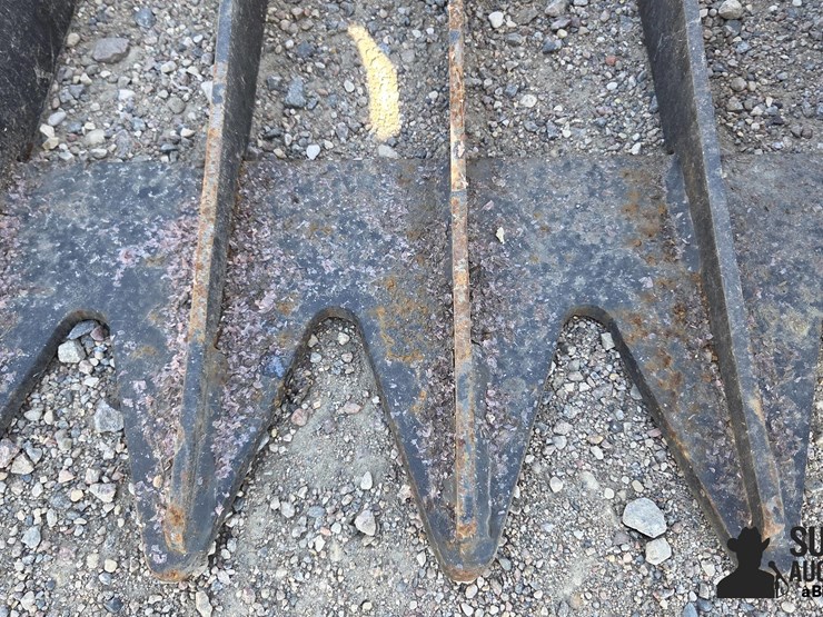 80"-rock/brush-grapple-image-11