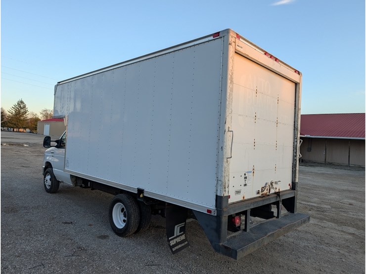 2009-ford-e350-image-11