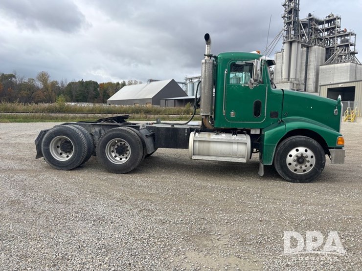 peterbilt-385-image-20