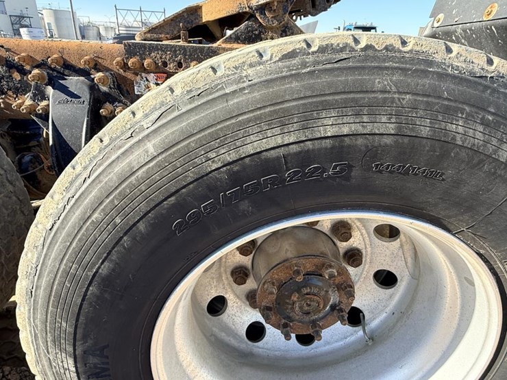 2007-freightliner-columbia-120-image-71