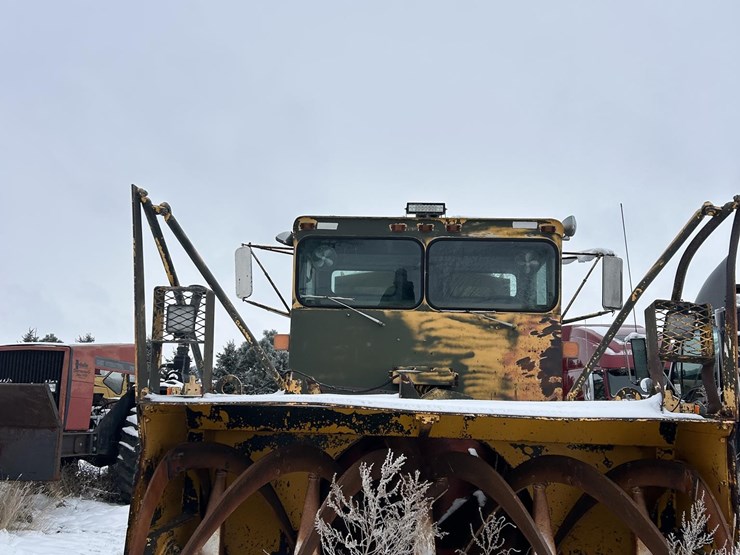 1981-oshkosh-green-snow-blower-image-13