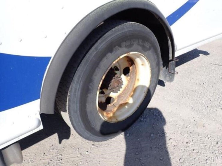 2013-freightliner-mt55-image-42