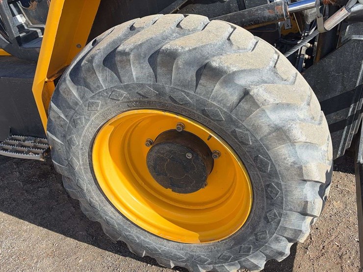 2015-jcb-930-image-9