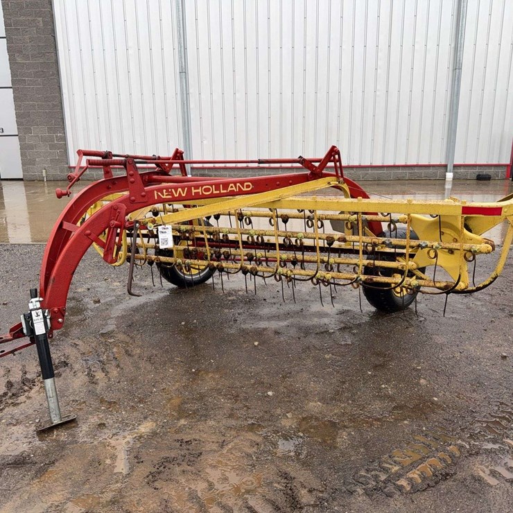 NEW HOLLAND 56