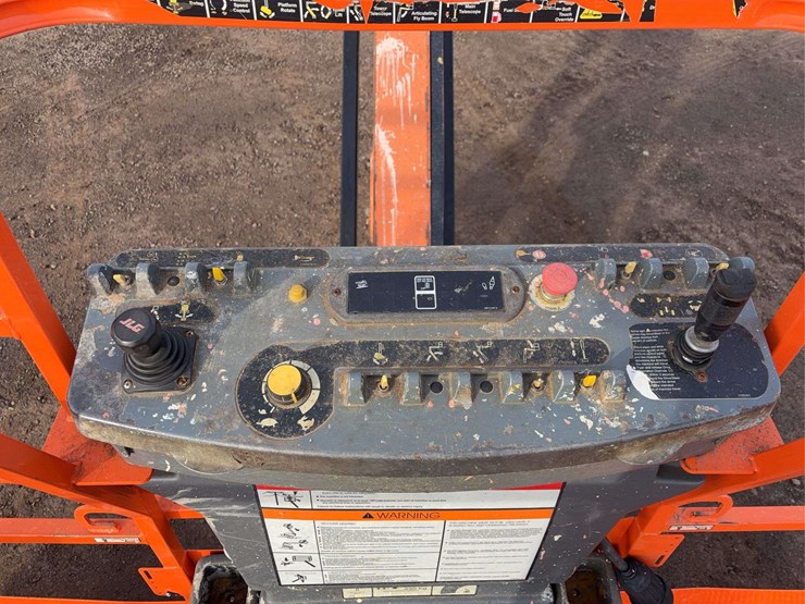 2013-jlg-660sj-image-23