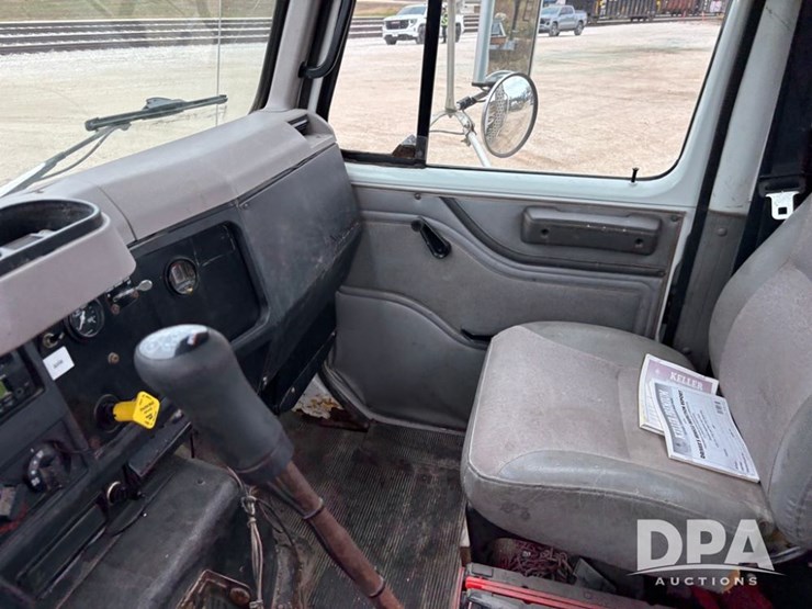 international-4900-image-65