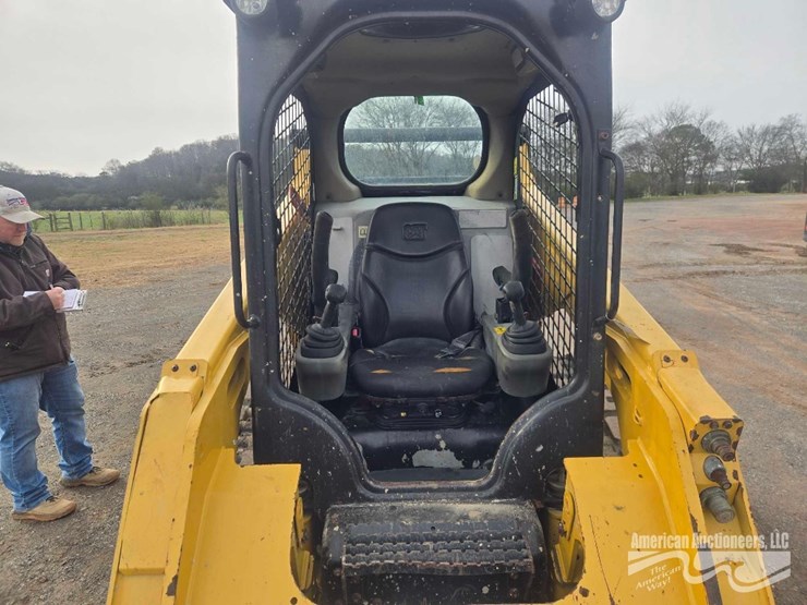 cat-259d-skid-steer-image-15
