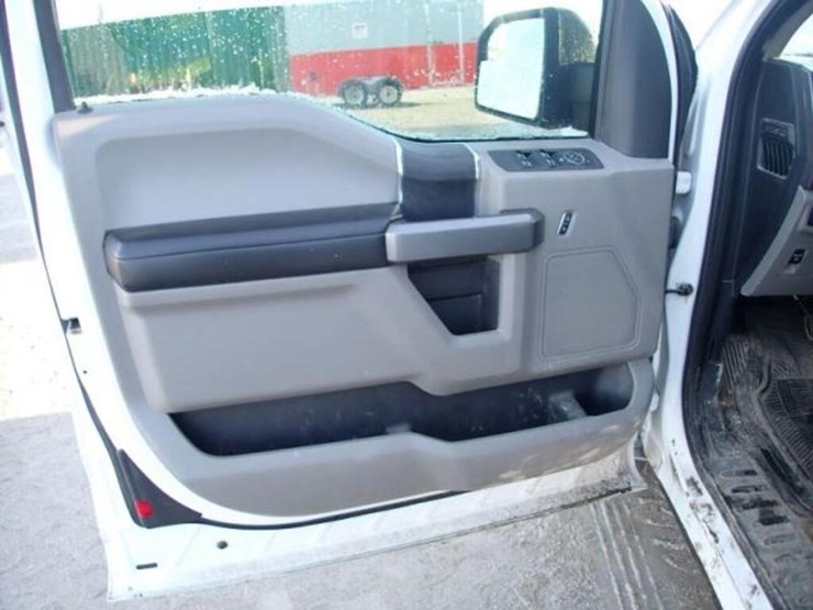 ford-f150-xlt-image-10