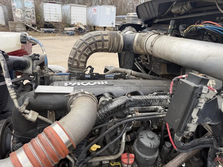 2014-kenworth-t800-image-49