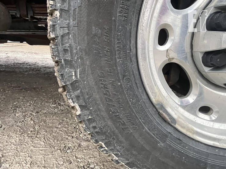 chevrolet-silverado-2500hd-lt-image-9