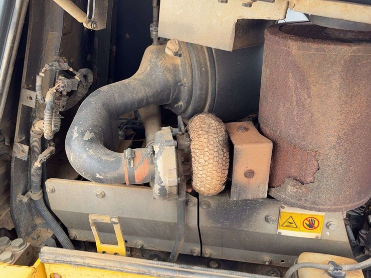 2002-komatsu-d65ex-image-28