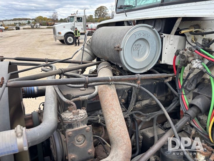 freightliner-fld112-image-42