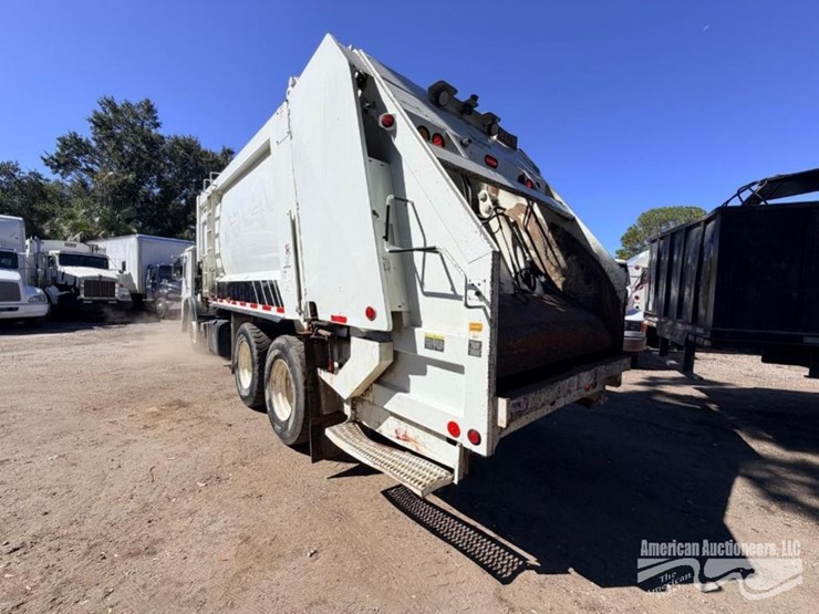 2015-mack-leu613-image-5