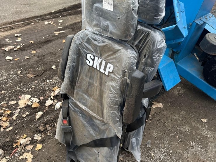 (2)-new-sklp-co-universal-equipment-seats-image-1